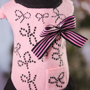 カシミヤ混のピンクリボンジャカード柄ニットワンピース 背面デザイン｜リボン付き｜小型犬用ドッグウェア KALINA