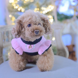 カシミヤ混のピンクリボンジャカード柄ニットワンピース 正面デザイン｜胸元にビジュー付き｜小型犬用ドッグウェア KALINA