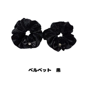 ベルベット素材の黒いおめかしシュシュ｜KALINA ペットファッション