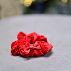 ベルベット素材の赤いおめかしシュシュ｜KALINA 犬用アクセサリー