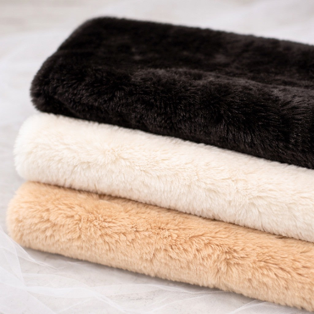 フェイクファーチュールカートカバーと同素材で揃えられるカート用インナーマット。ロイヤルテイルズ フローレンス取付例。