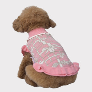 ニットプレゼントボックス柄ワンピース ピンク バックサイドスタイル 着用画像｜犬服 ドッグウェア KALINA