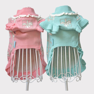 ニットプレゼントボックス柄ワンピース ピンク ブルー フロント 商品画像｜犬服 ドッグウェア KALINA